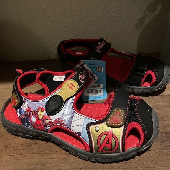 Marvel Avengers Kid Shoes - Picture 2 of 7